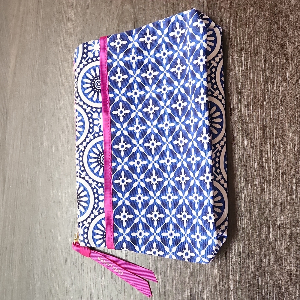 Estee Lauder Makeup Bag